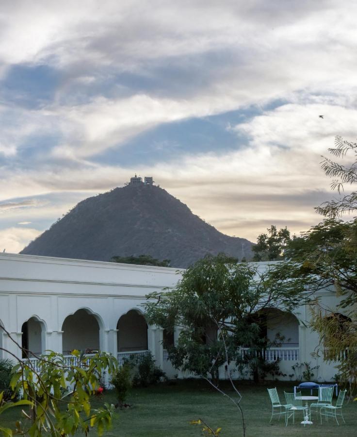 Gulaab Niwaas Palace Puskár Kültér fotó